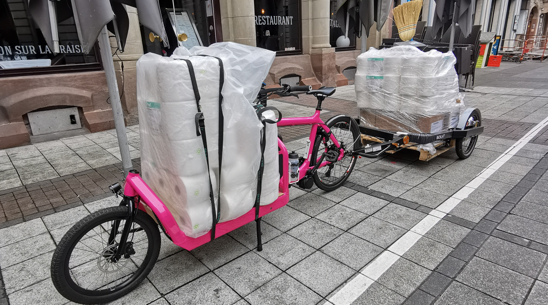 Livraison urbaine à vélos cargos électriques et musculaires