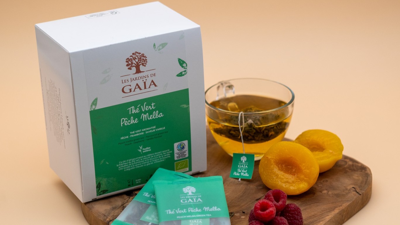 Infusettes de thé et de plantes en feuilles entières