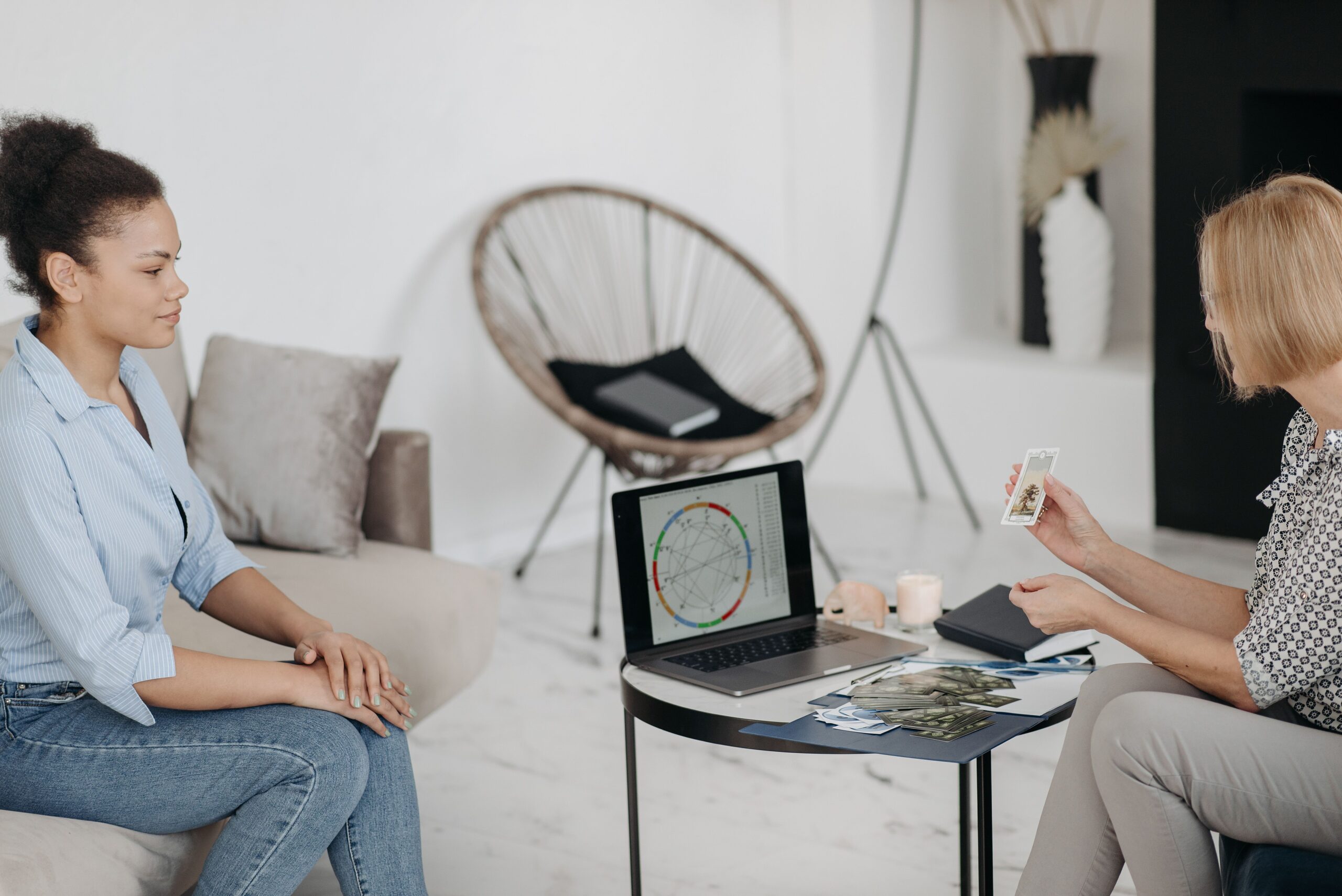 Améliorer ses relations et sa communication dans le milieu professionnel avec l’Enneagramme